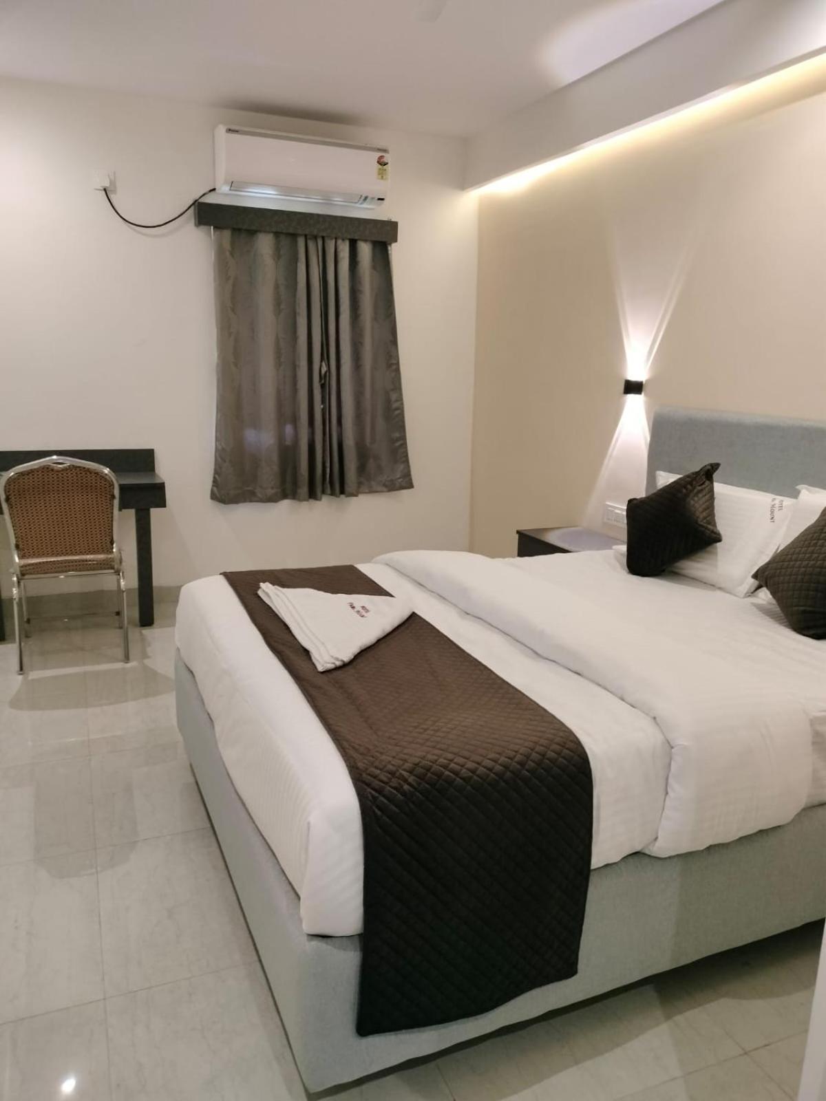 Hotel Paramount Visakhapatnam Esterno foto